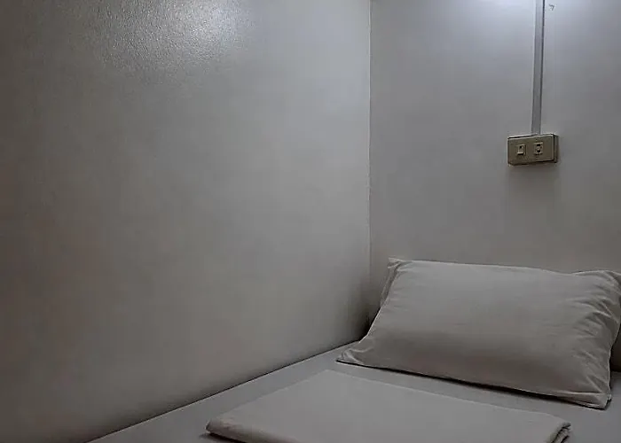 Rdc - Dangay Transient Capsule Hotel 3*